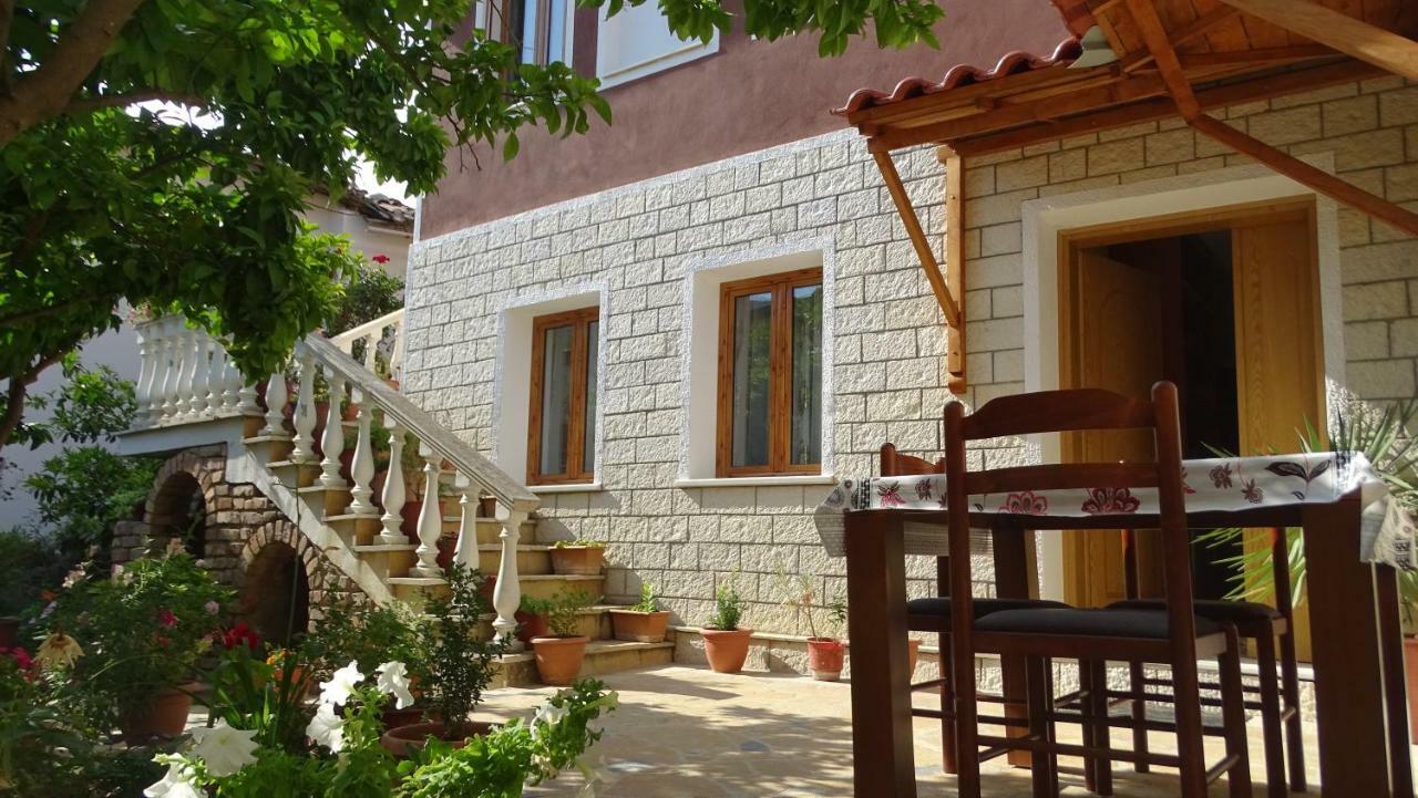 Guesthouse Hlias Gloria Берат Екстериор снимка